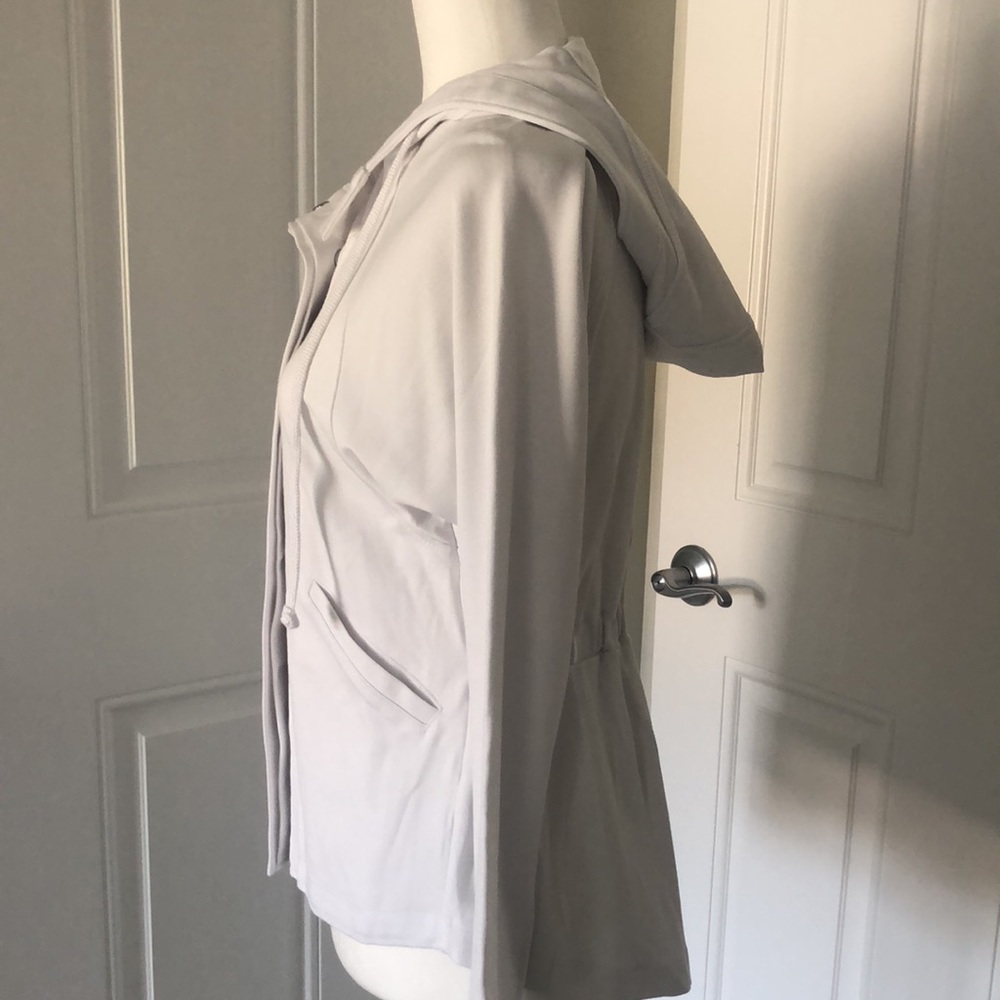 New! CAbi women’s Soho Hoodie - Picture 3 of 6